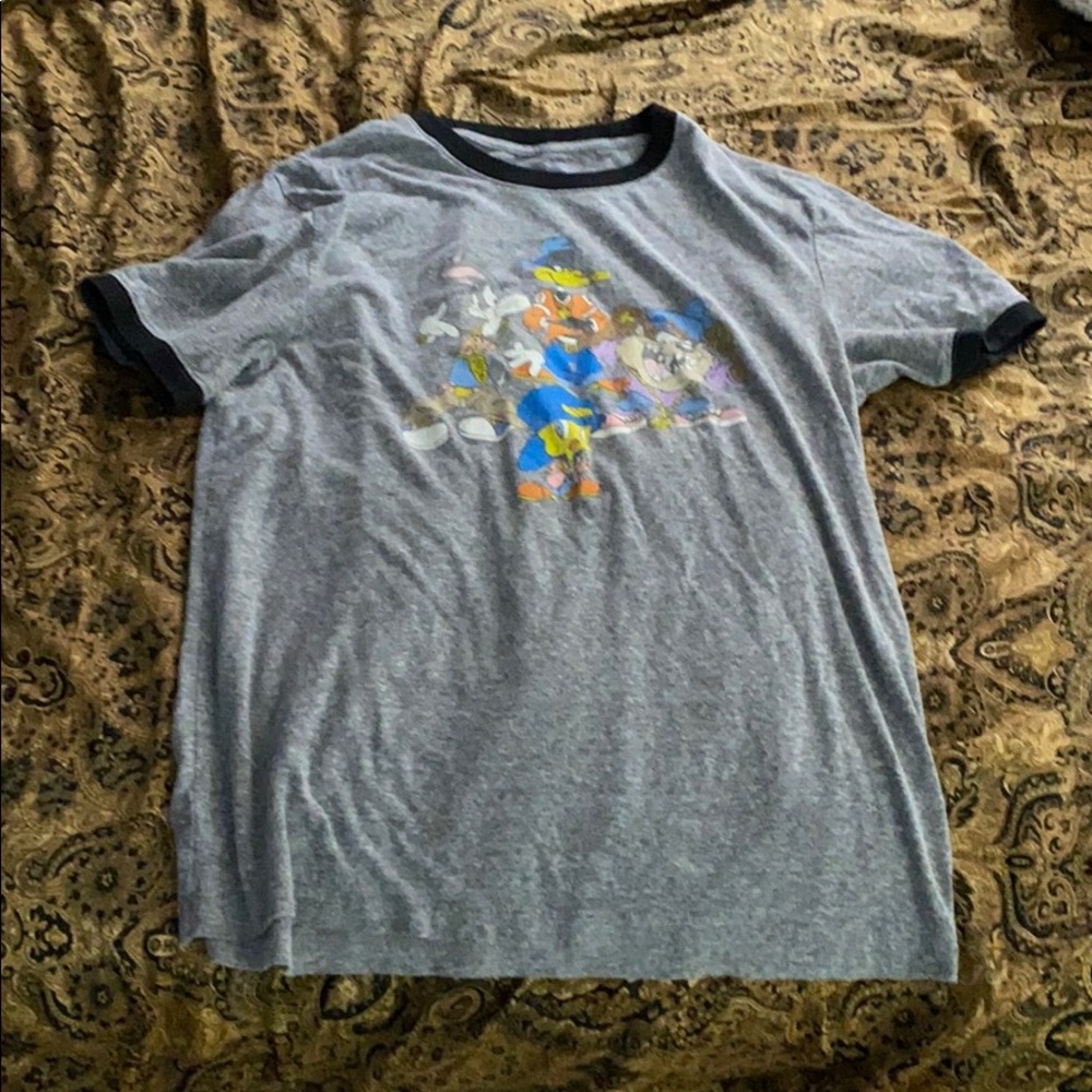 Looney tunes t shirt